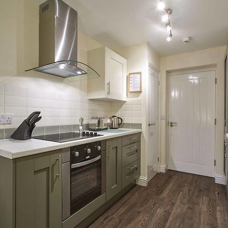 Swan Place Apartments By Viridian Apartments Swindon Exteriör bild